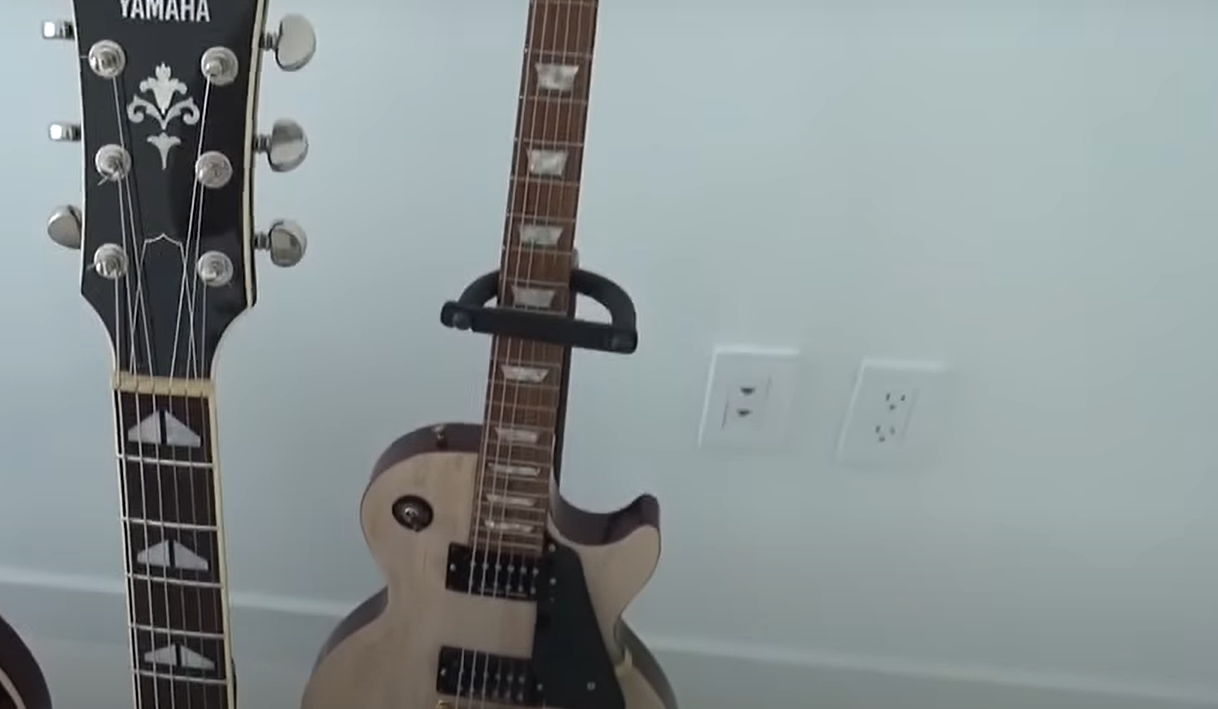 How Much Does an Electric Guitar Weigh? MetalMusicGuide