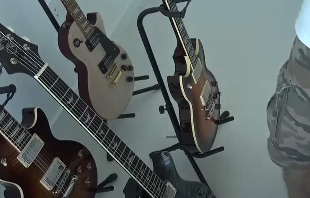 How Much Does an Electric Guitar Weigh? MetalMusicGuide