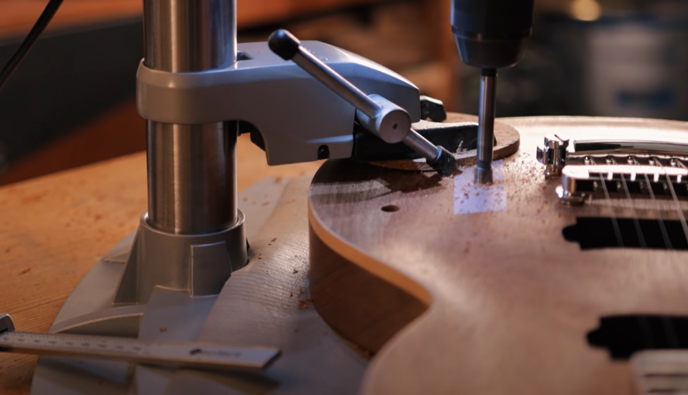 How Much Does an Electric Guitar Weigh? MetalMusicGuide