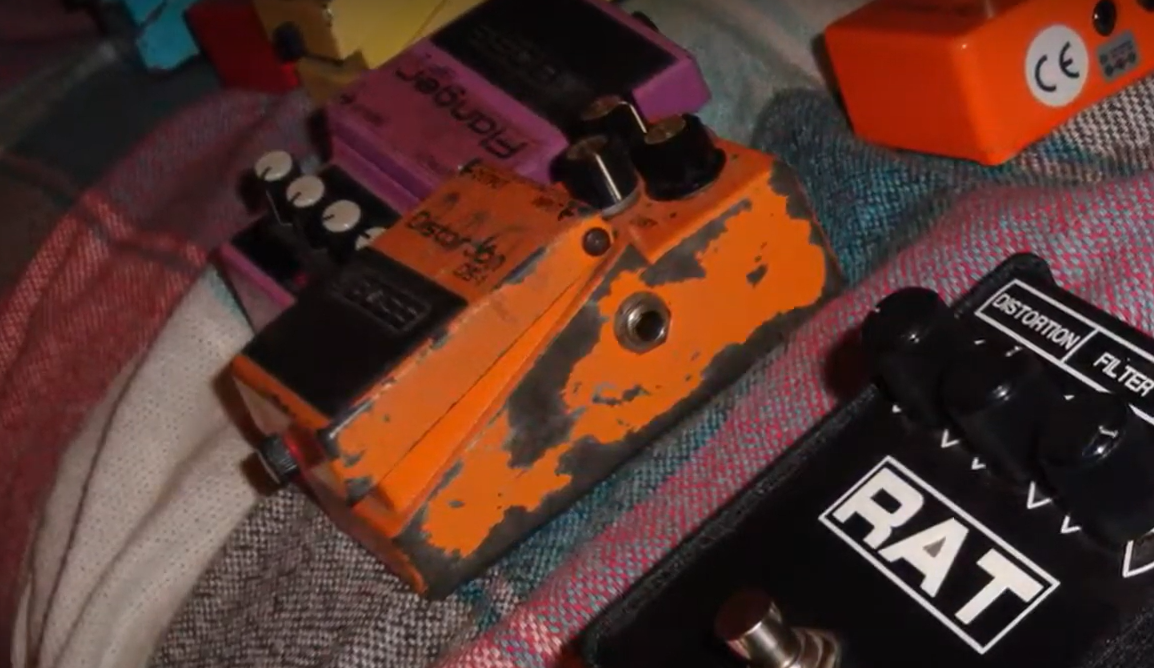 How to Connect an Electric Guitar to Speakers? MetalMusicGuide